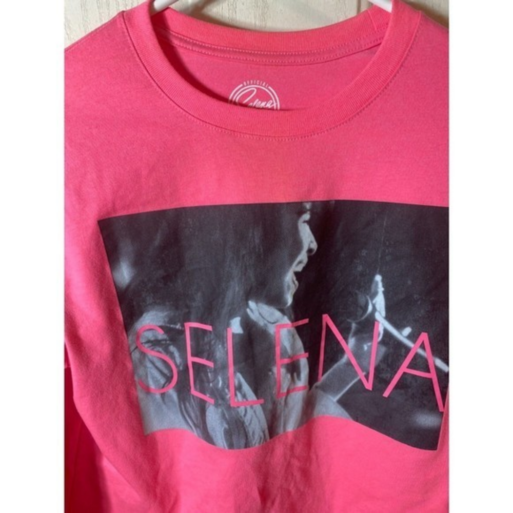 Selenas T‎ shirt